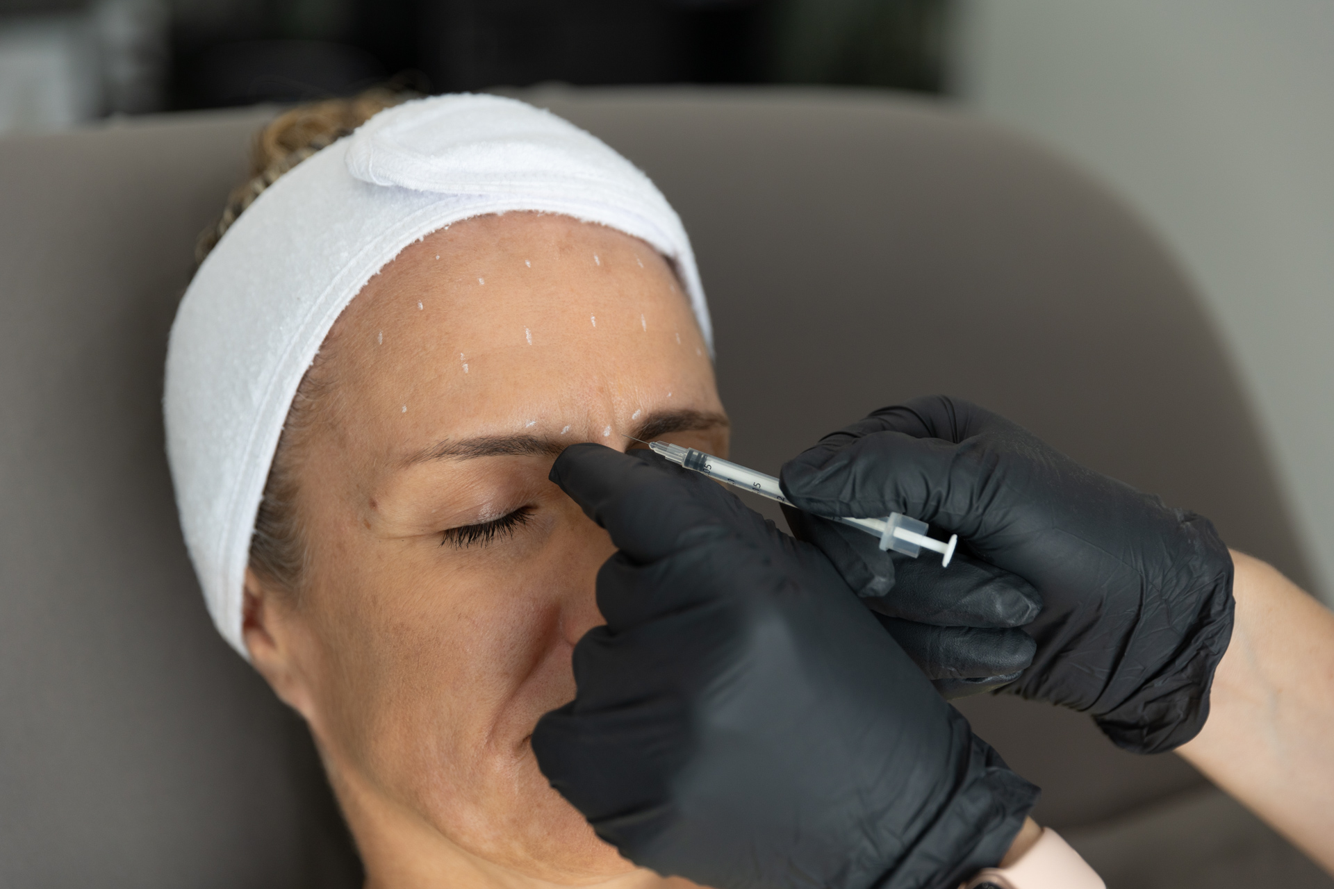 A patient receives forehead Botox near Myakka City.